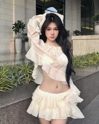 Ảnh 2 của Set croptop váy mini voan trắng nữ