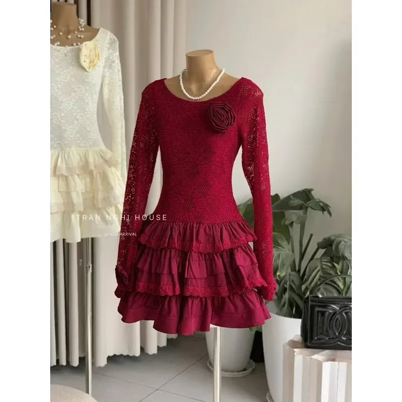 Ảnh 3 của Đầm ren đỏ tay dài bèo nhún nữ