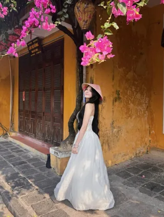 Ảnh 1 của Đầm maxi trắng hai dây voan size M