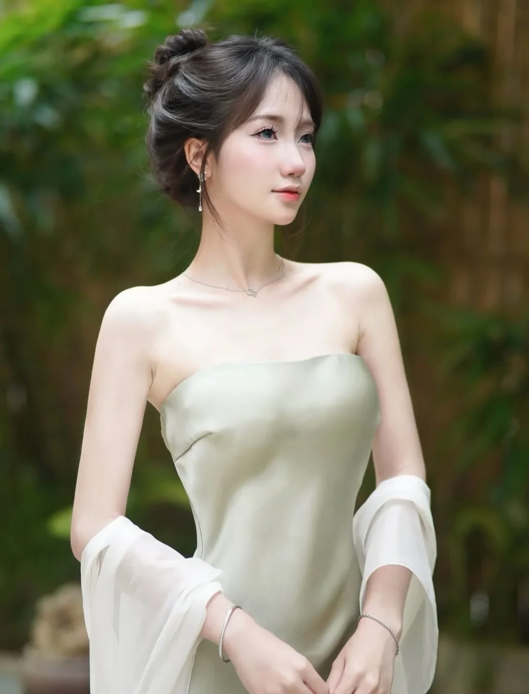 Photo 7 of Váy cúp ngực lụa xanh nhạt nữ
