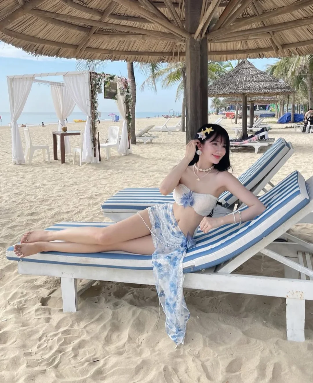 Photo 4 of Set bikini ren hoa trắng nữ
