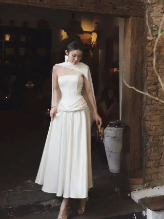 Ảnh 2 của Đầm maxi trắng corset Amelie sang trọng