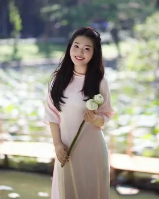 Photo 3 of Set Áo Dài Gấm Hồng Nữ Truyền Thống