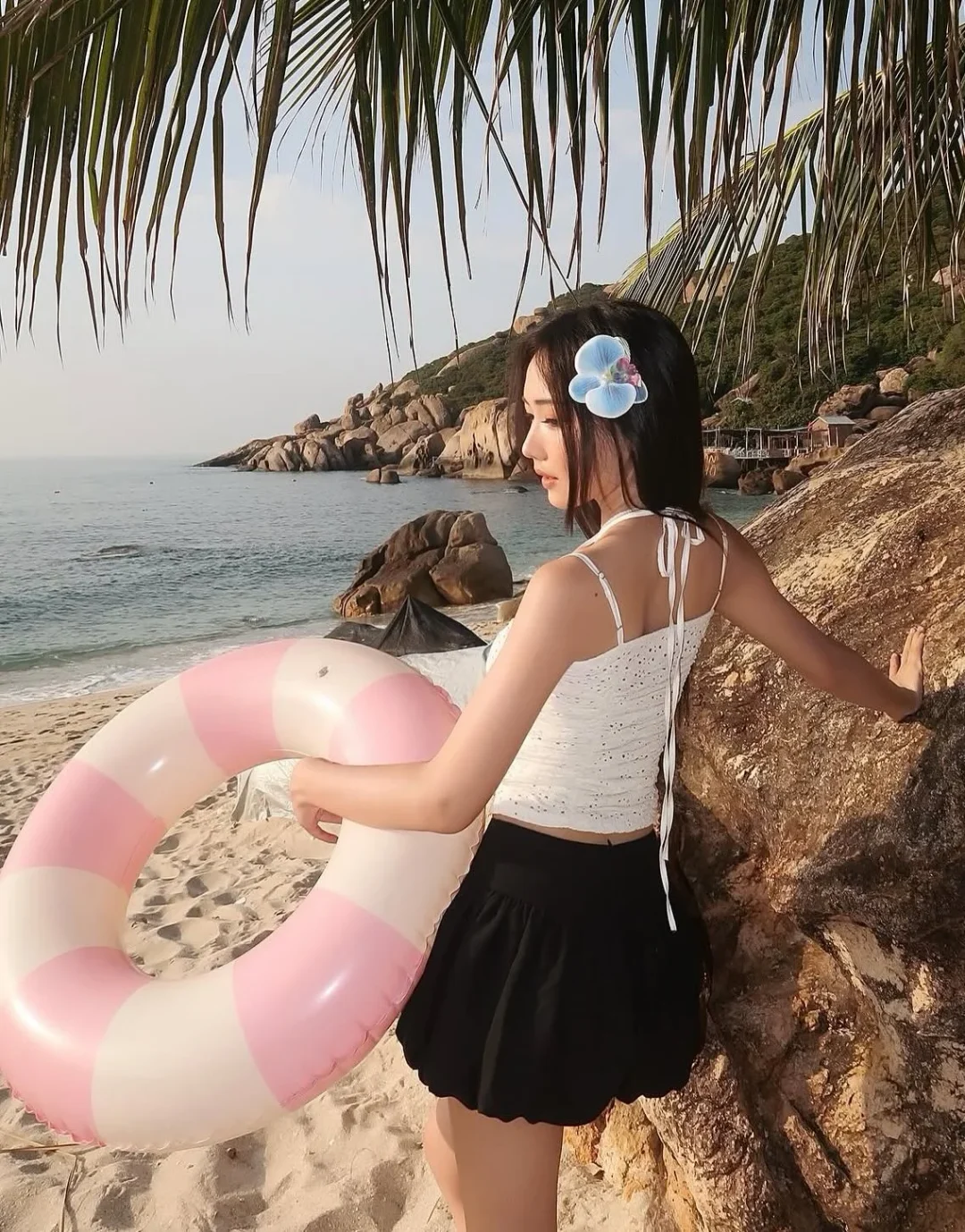 Photo 4 of Áo hai dây trắng ren nữ đi biển