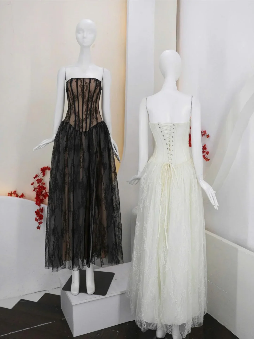 Photo 7 of Váy dạ hội trắng strapless Chouchou size S