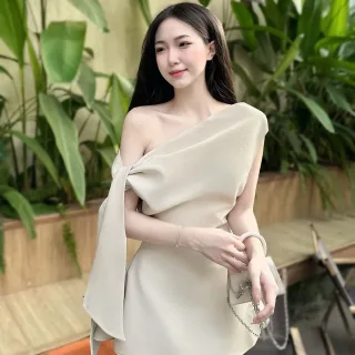 Ảnh 2 của Váy mini kem trễ vai nơ size M
