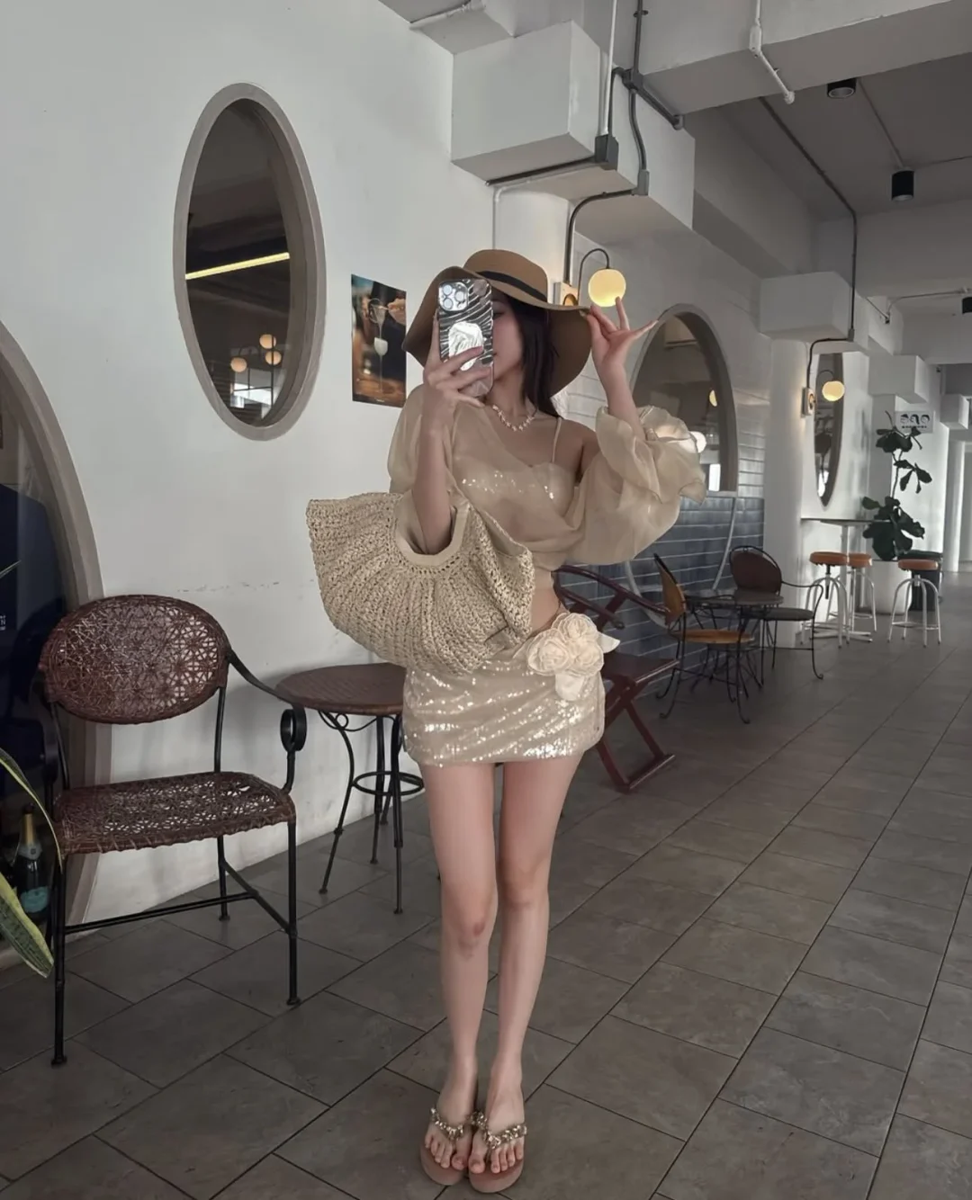 Photo 5 of Set áo trễ vai voan be kèm chân váy sequin nữ