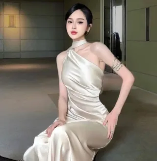 Ảnh 4 của Đầm dạ hội satin be nhạt size M