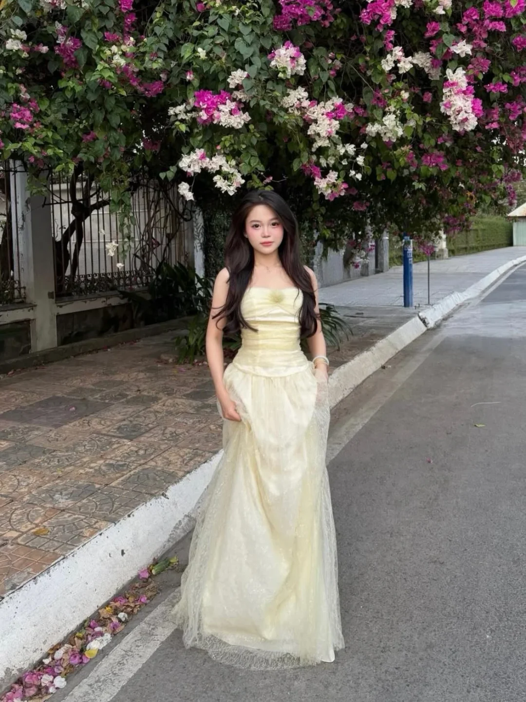 Photo 1 of Đầm dạ hội voan vàng nhạt Ameliee size M