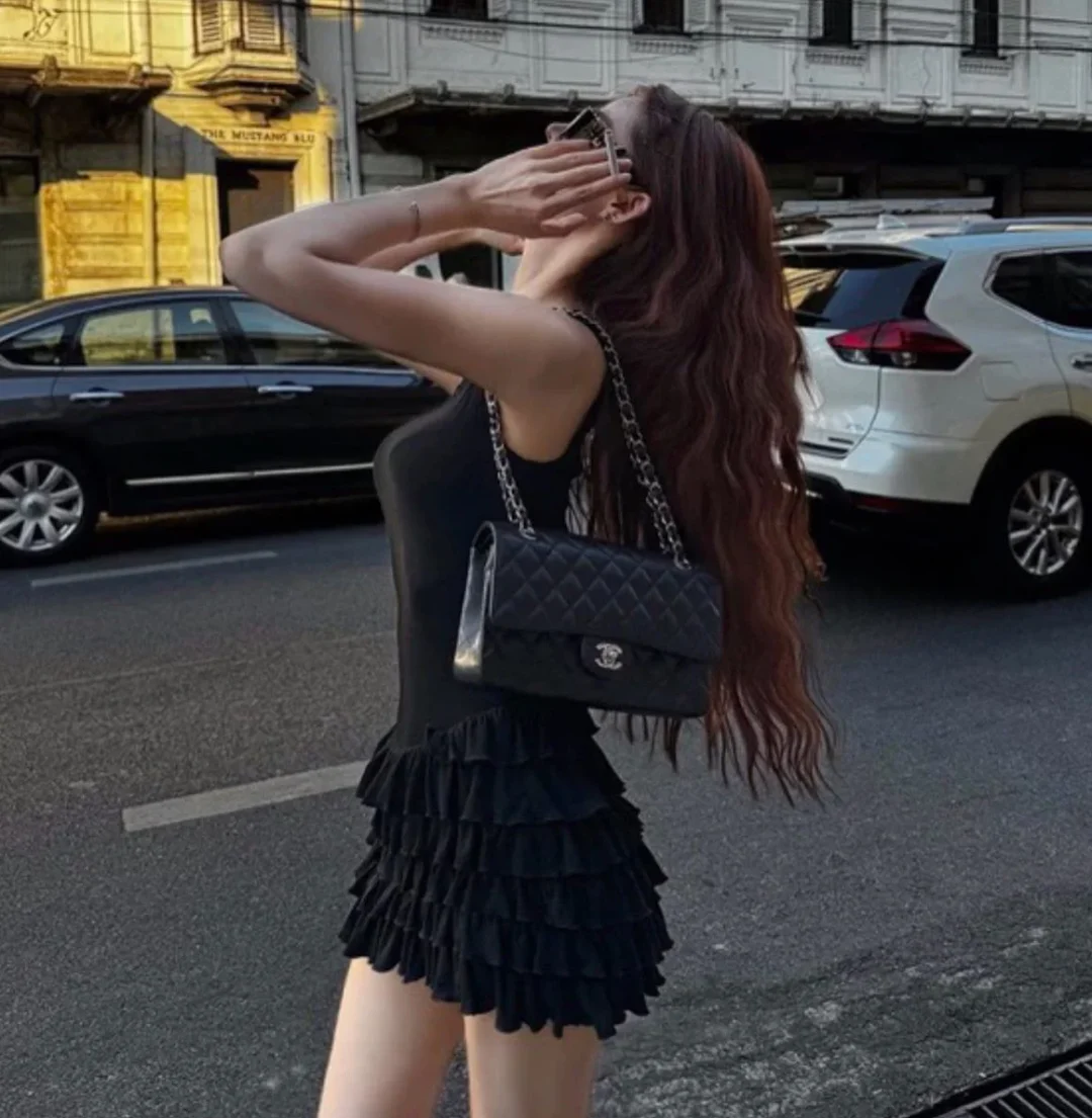 Ảnh 5 của Đầm bodycon đen hở lưng ruffle nữ