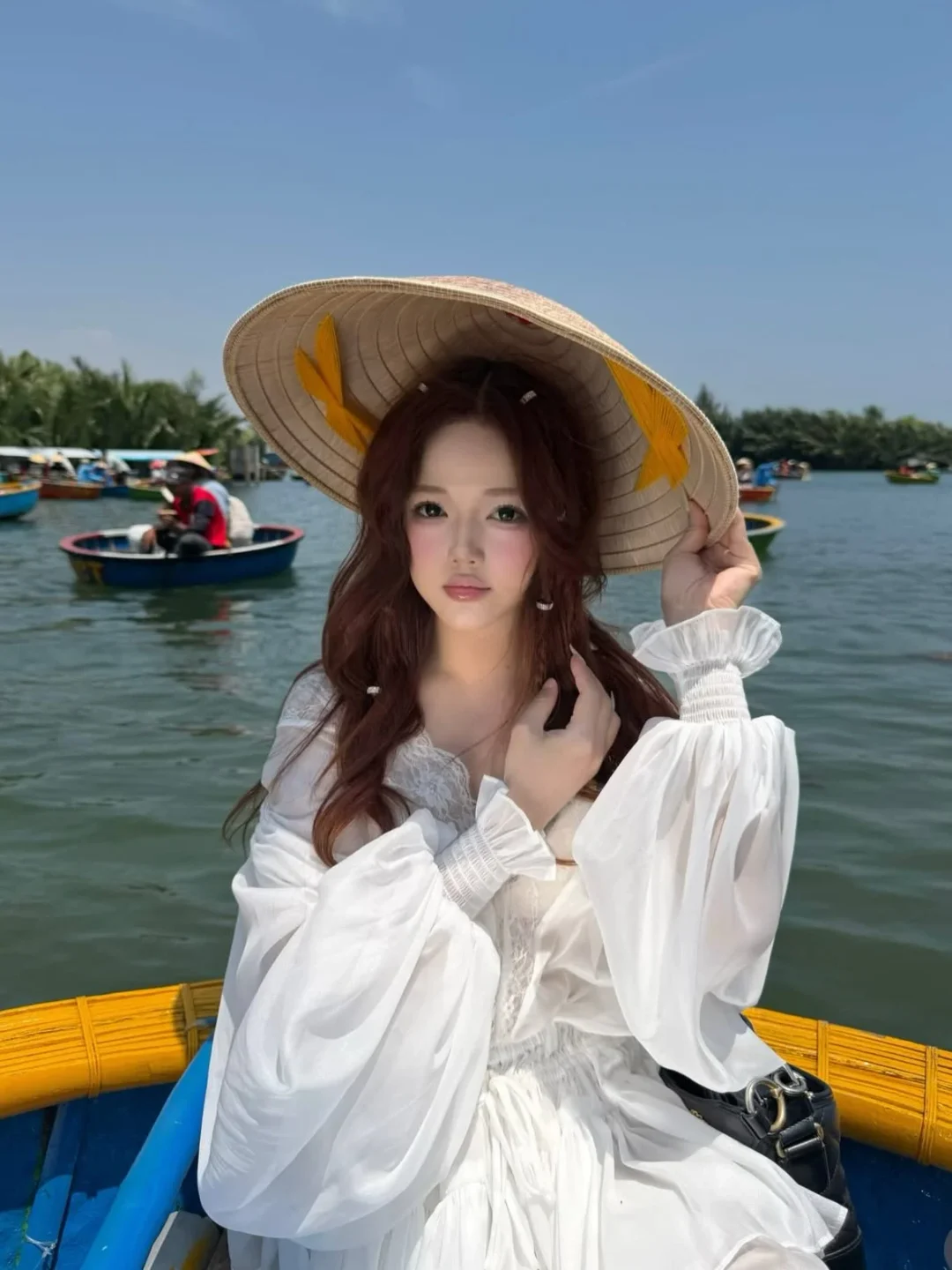 Ảnh 9 của Váy trắng mini tay phồng Chouchou nữ