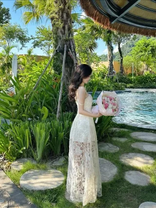 Ảnh 1 của Váy ren trắng maxi nữ