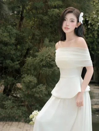 Ảnh 1 của Váy maxi trắng trễ vai nữ tính