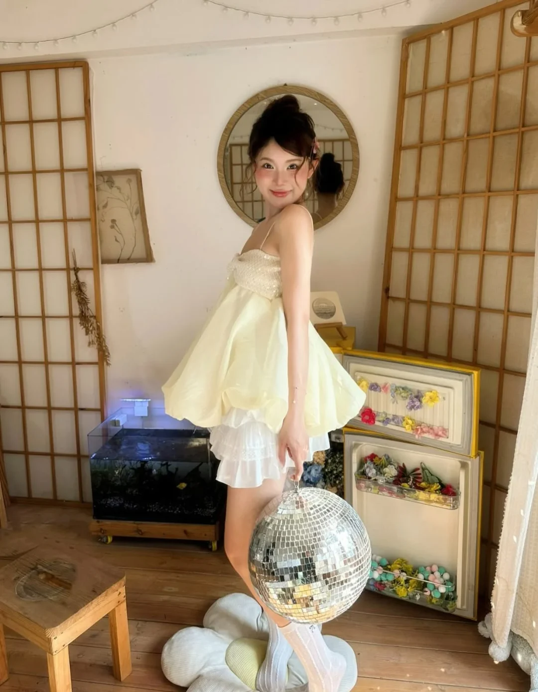 Photo 5 of Đầm babydoll voan vàng nhạt nữ tính