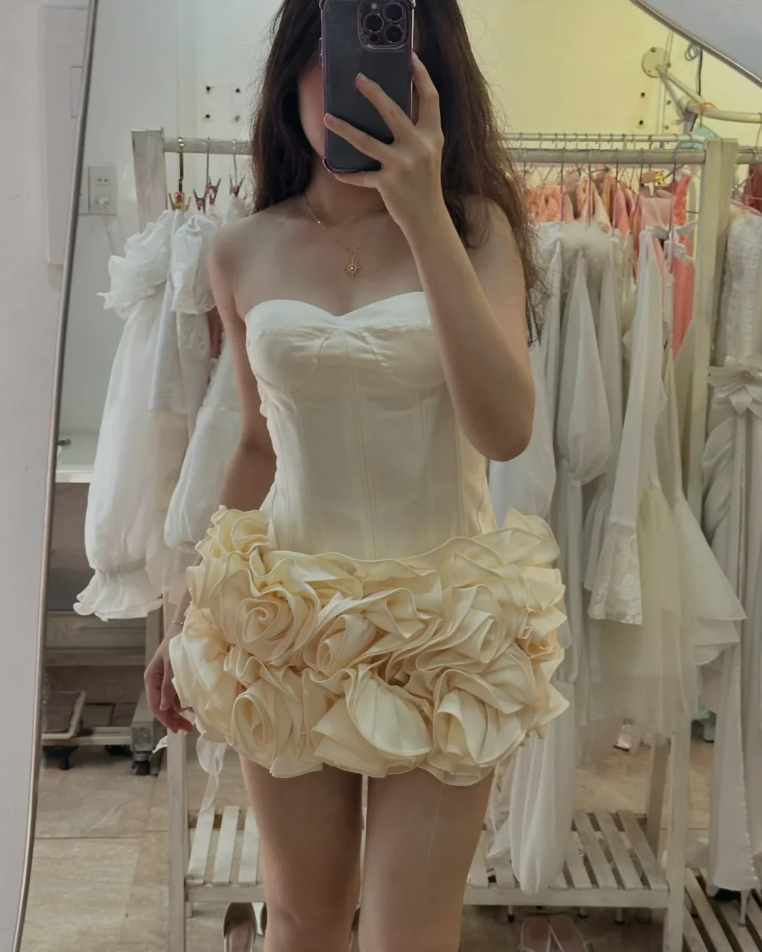 Photo 6 of Set corset chân váy bèo kem kèm hoa cổ