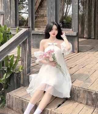 Photo 4 of Váy trắng hở vai nơ Juky dress size S
