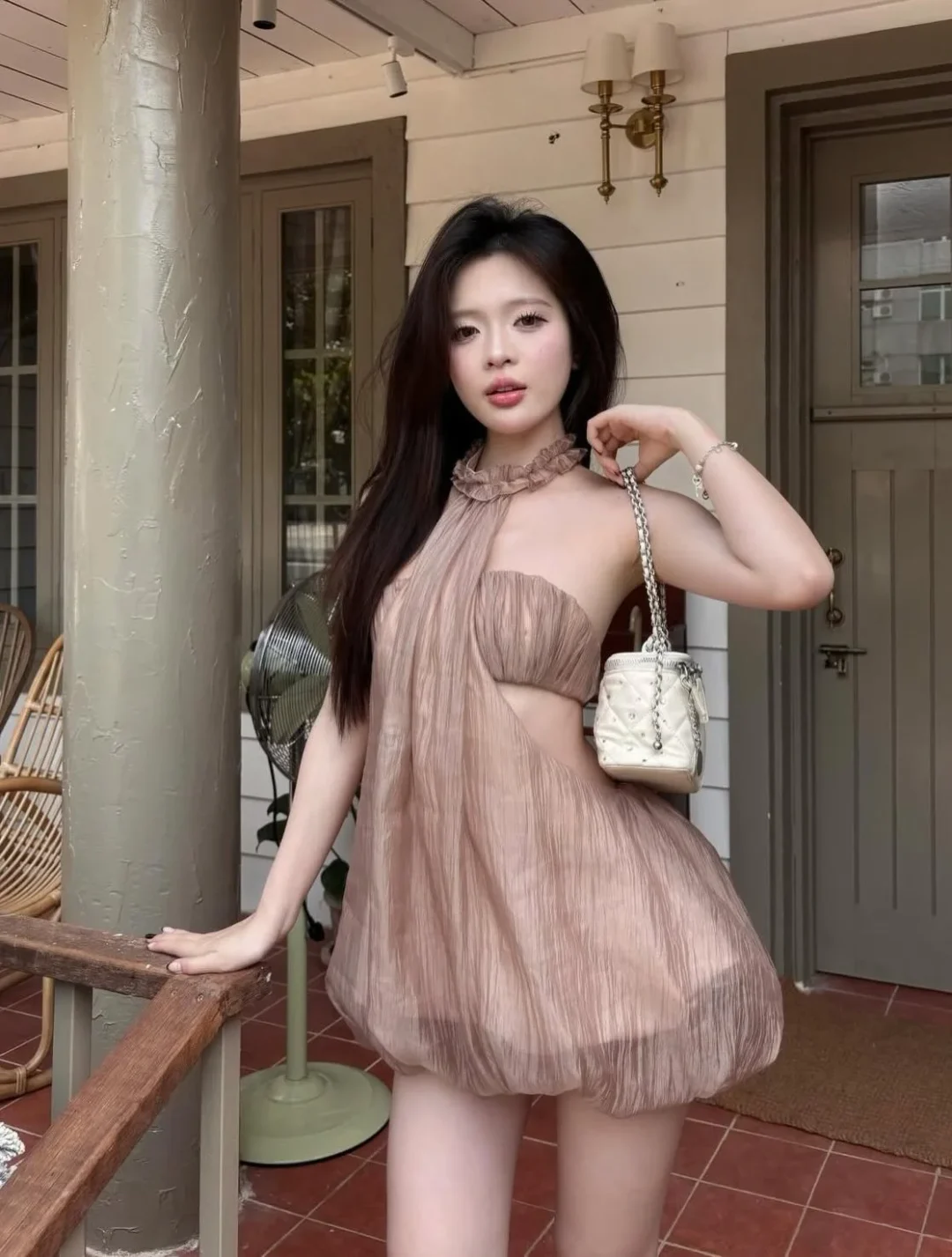 Ảnh 1 của Đầm voan nâu nhạt cut-out nữ tiệc