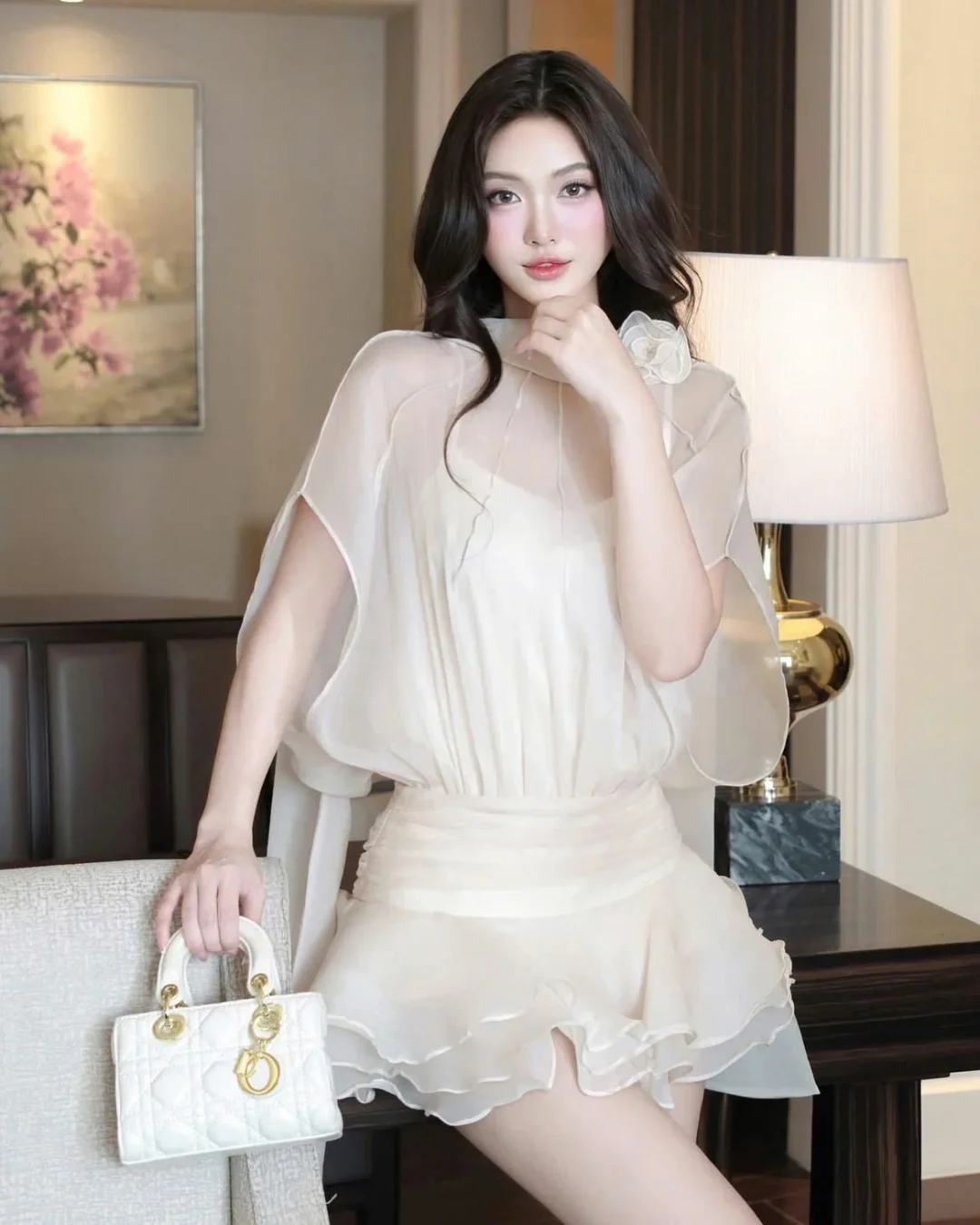 Photo 1 of Đầm voan kem tay cape nữ sang trọng