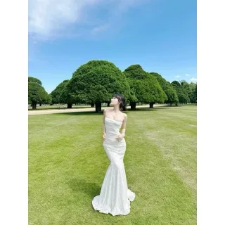 Photo 3 of Váy maxi trắng cột dây lưng nữ