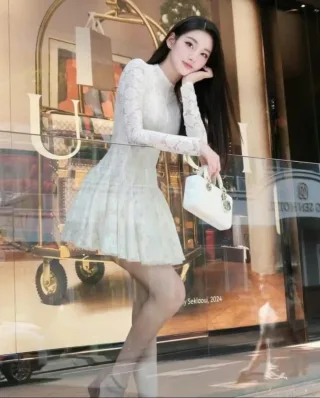 Ảnh 3 của Váy ren trắng tay dài hottrend nữ