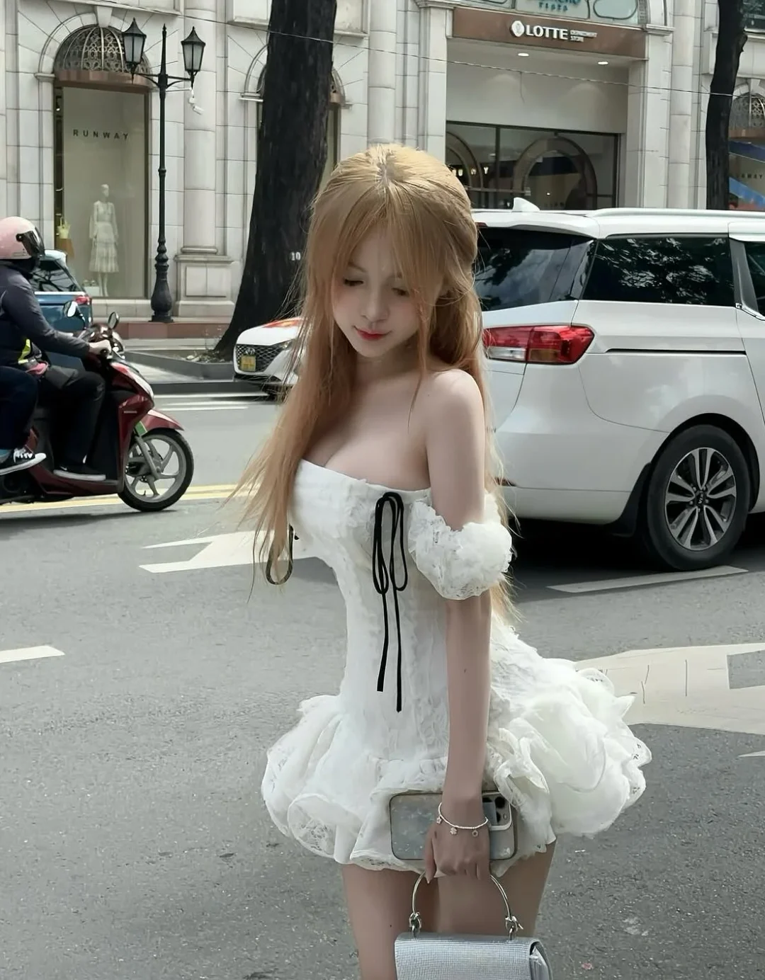 Photo 3 of Váy trắng ngắn bèo nhún ren nữ