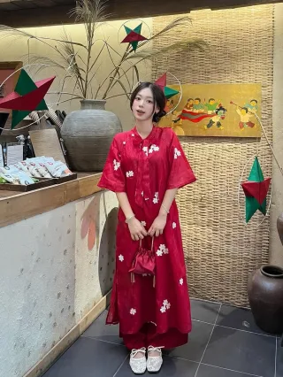 Ảnh 1 của Bộ áo dài cách tân đỏ nữ