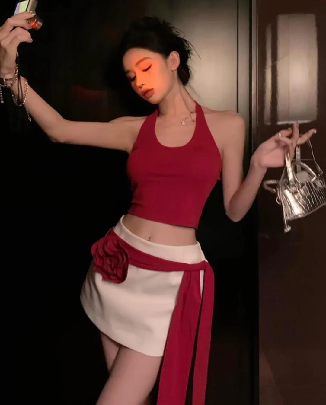 Ảnh 1 của Set Croptop Đỏ Váy Mini Trắng Sash Hoa Nữ