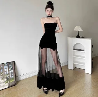 Ảnh 2 của Váy nhung đen cúp ngực đuôi tulle DD20