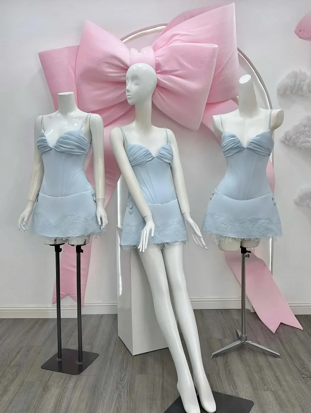 Ảnh 6 của Đầm corset mini ren xanh nhạt nữ
