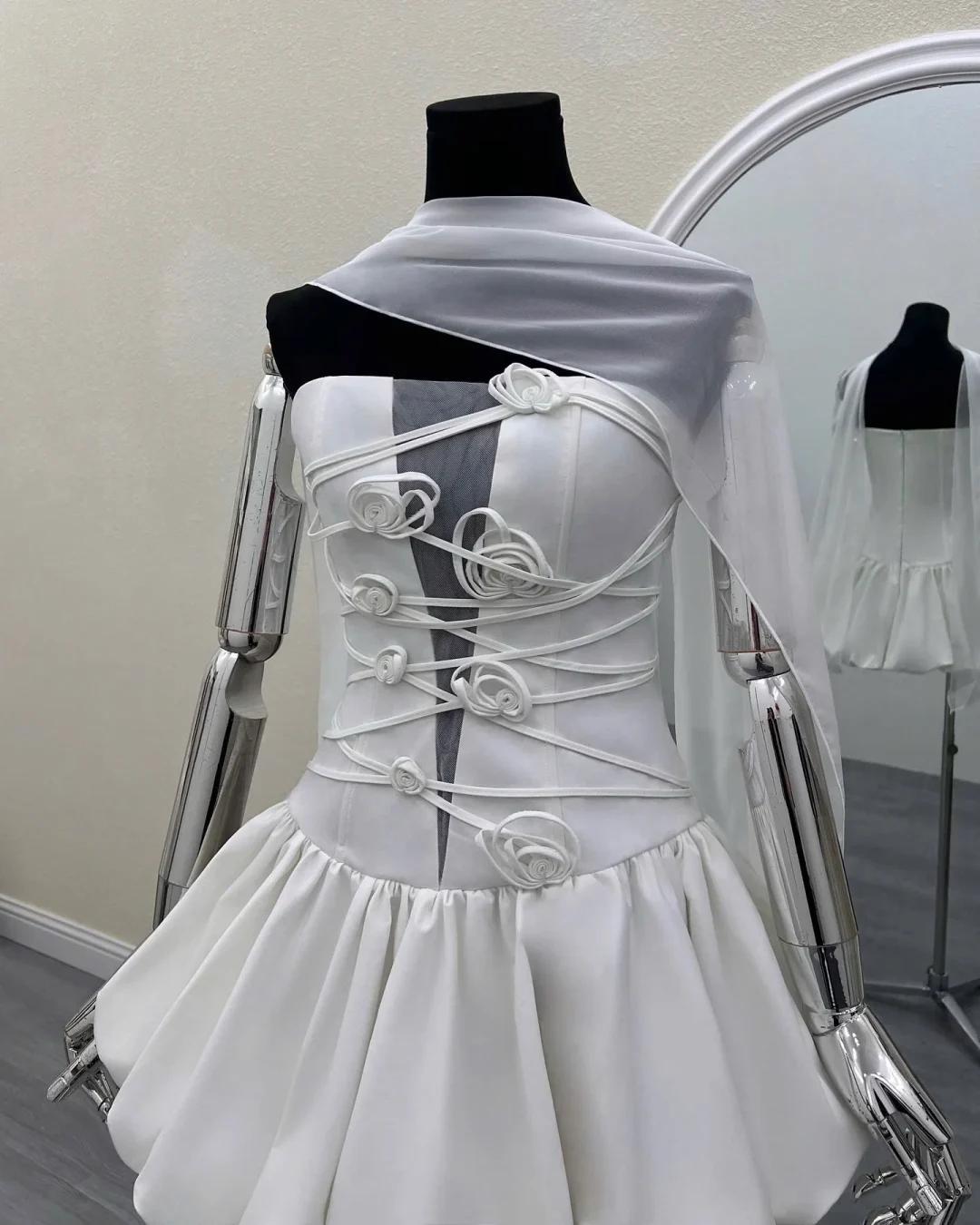 Photo 6 of Đầm trắng ngắn corset bong bóng nữ