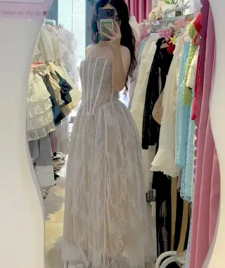 Ảnh 4 của Váy cưới ren trắng strapless size M/L