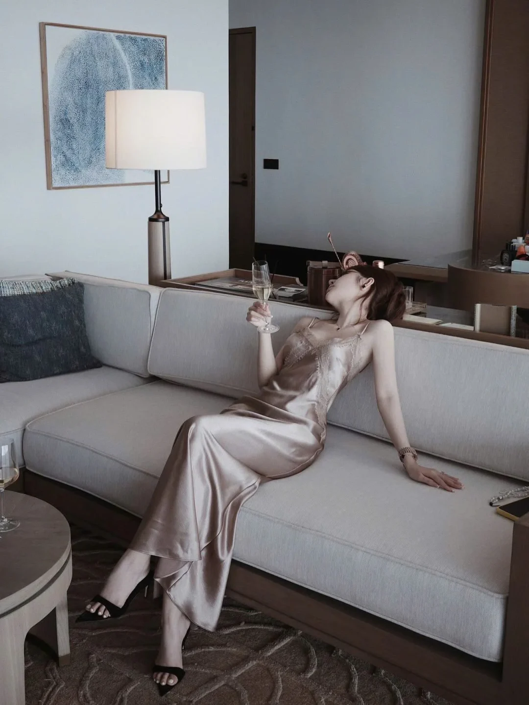 Photo 4 of Váy lụa satin dài hai dây be nhạt