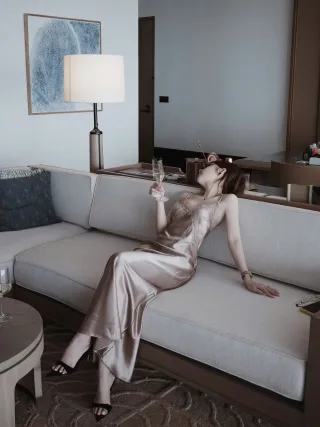 Photo 4 of Váy lụa satin dài hai dây be nhạt