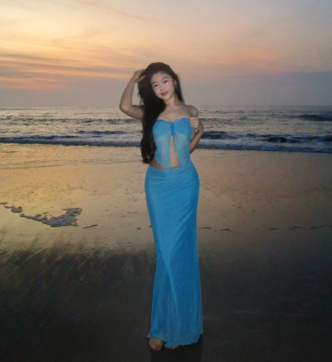 Ảnh 1 của Đầm dạ hội xanh cut-out kim sa nữ