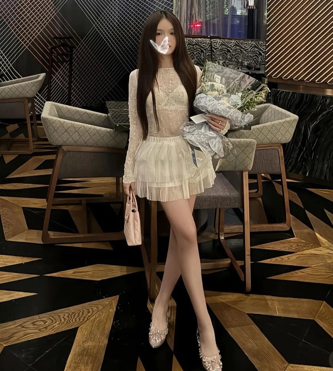 Photo 3 of Set áo ren chân váy voan trắng nữ