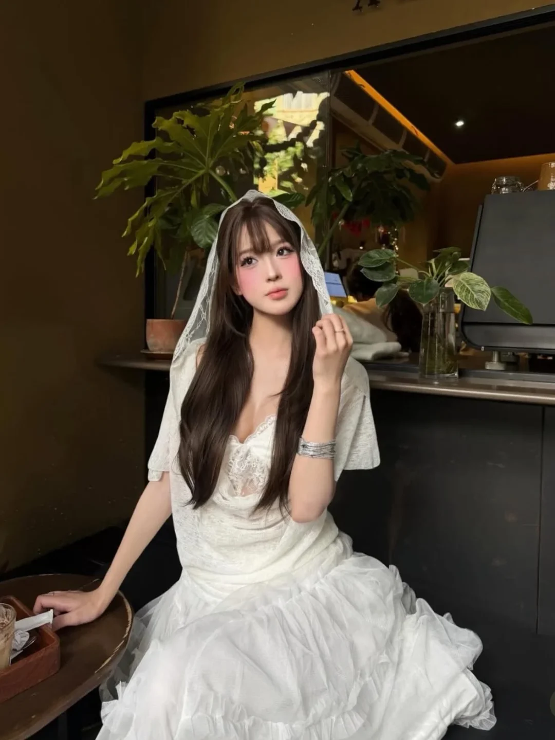 Ảnh 4 của Váy cưới trắng ren công chúa Remmus