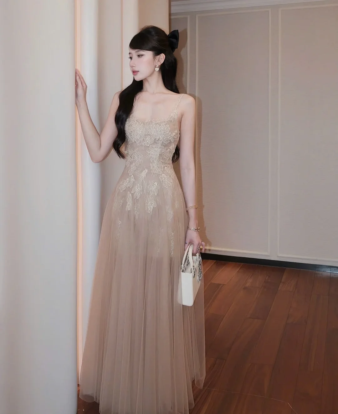 Ảnh 6 của Váy dạ hội ren dài nude size S