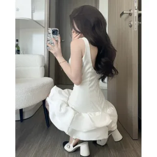 Ảnh 4 của Đầm trắng mini bèo nhún satin nữ