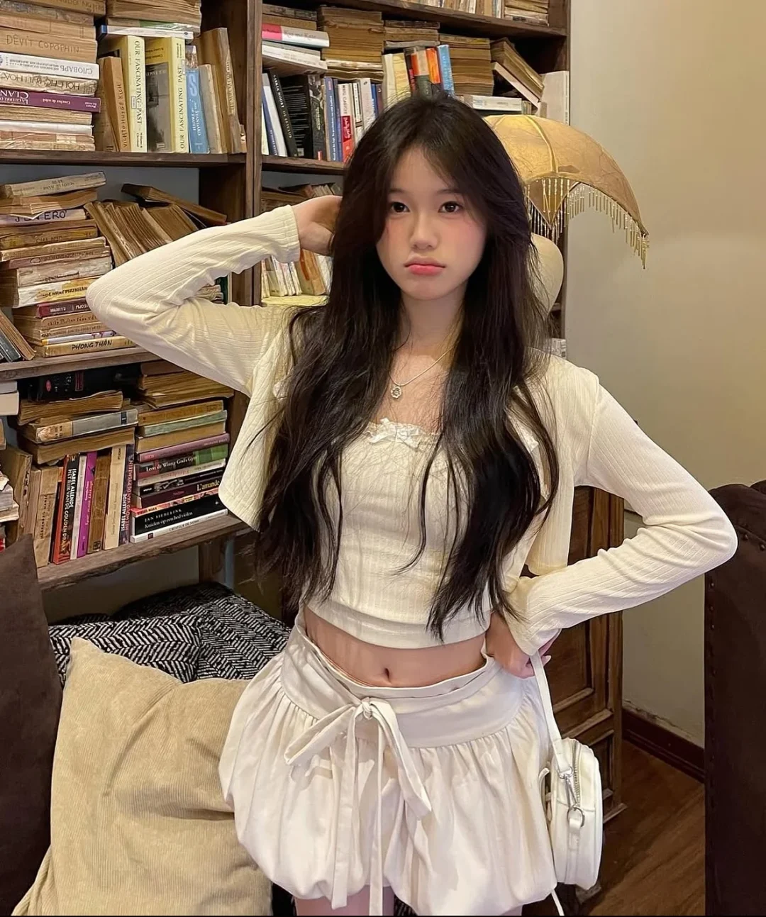 Photo 1 of Bộ croptop trắng chân váy xòe nữ