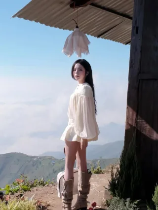 Photo 4 of Set áo váy trắng tay bồng nữ vintage