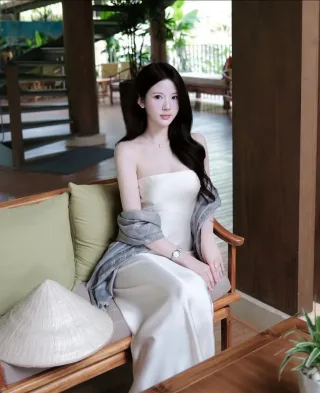 Photo 2 of Đầm lụa cúp ngực kem nữ DD04