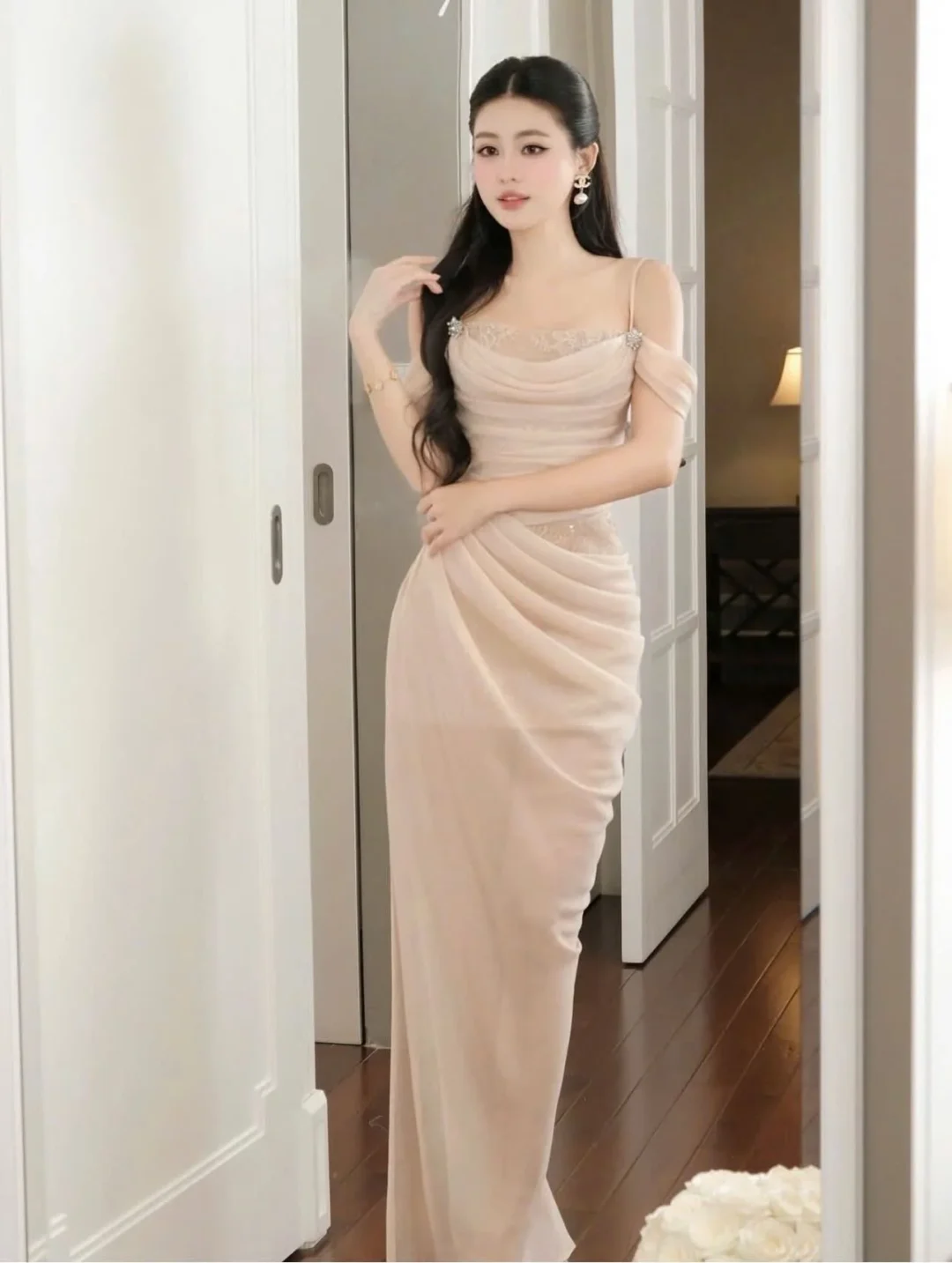 Photo 5 of Váy dạ hội voan be nhạt size M