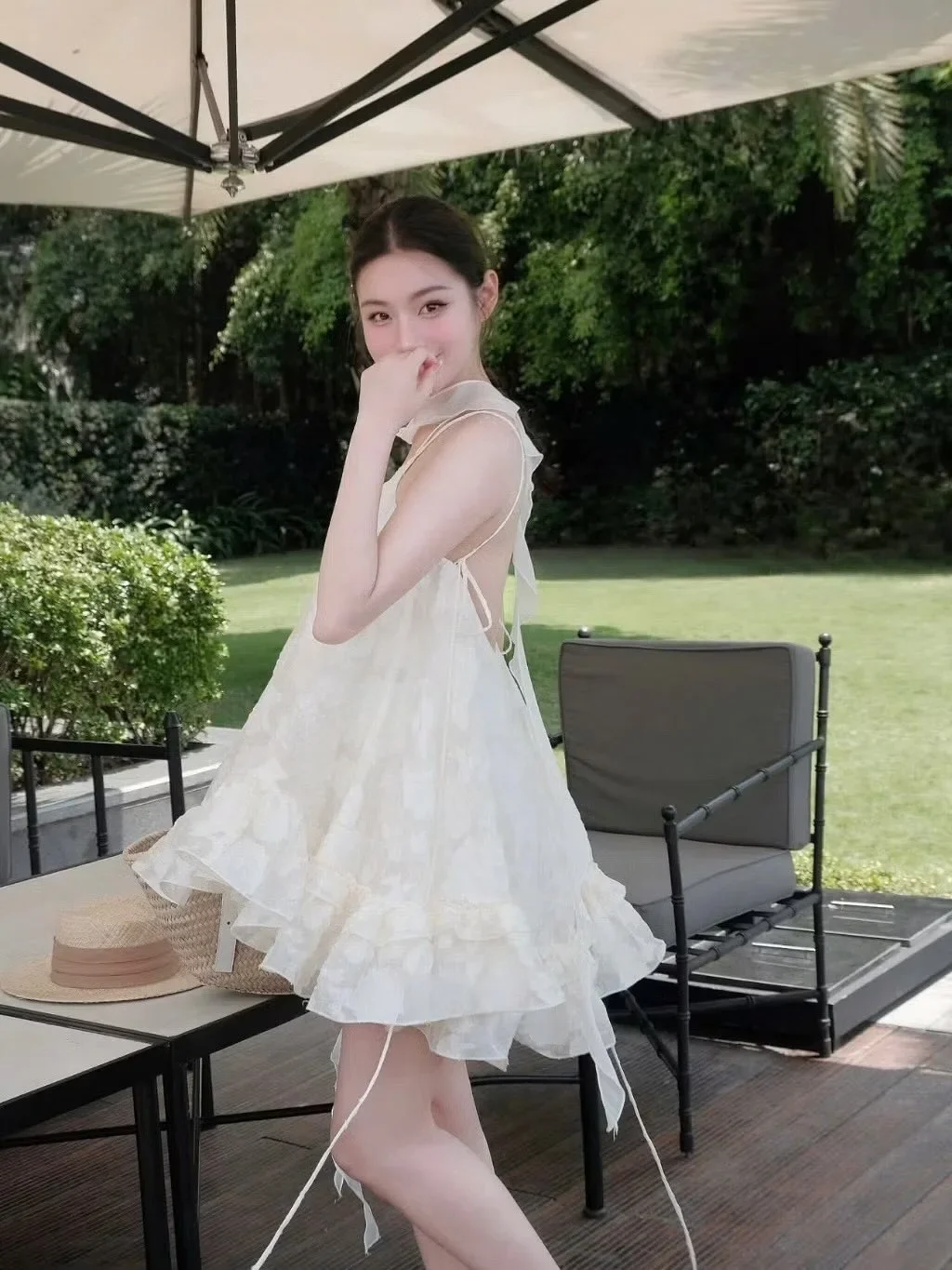 Ảnh 4 của Đầm hoa trắng ngắn hot trend nữ