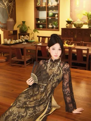 Ảnh 2 của Áo dài ren đen nữ cổ điển
