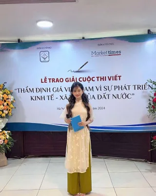 Ảnh 2 của Áo Dài Nữ Truyền Thống Màu Kem Thêu Lá