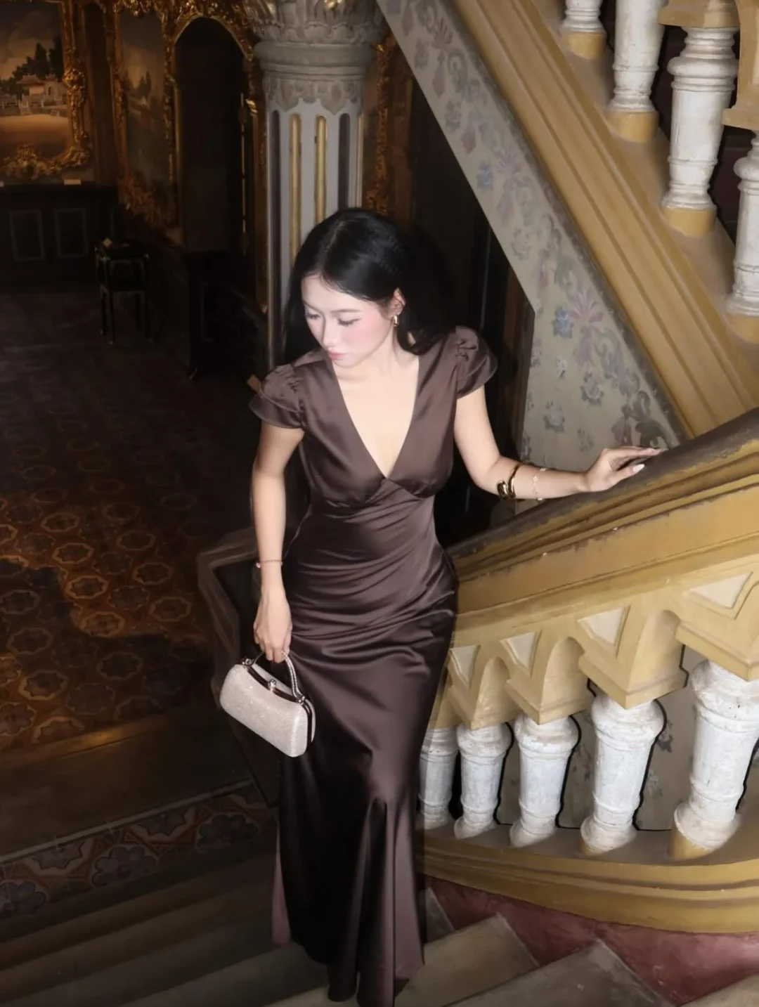 Ảnh 4 của Váy satin nâu midi nữ sang trọng