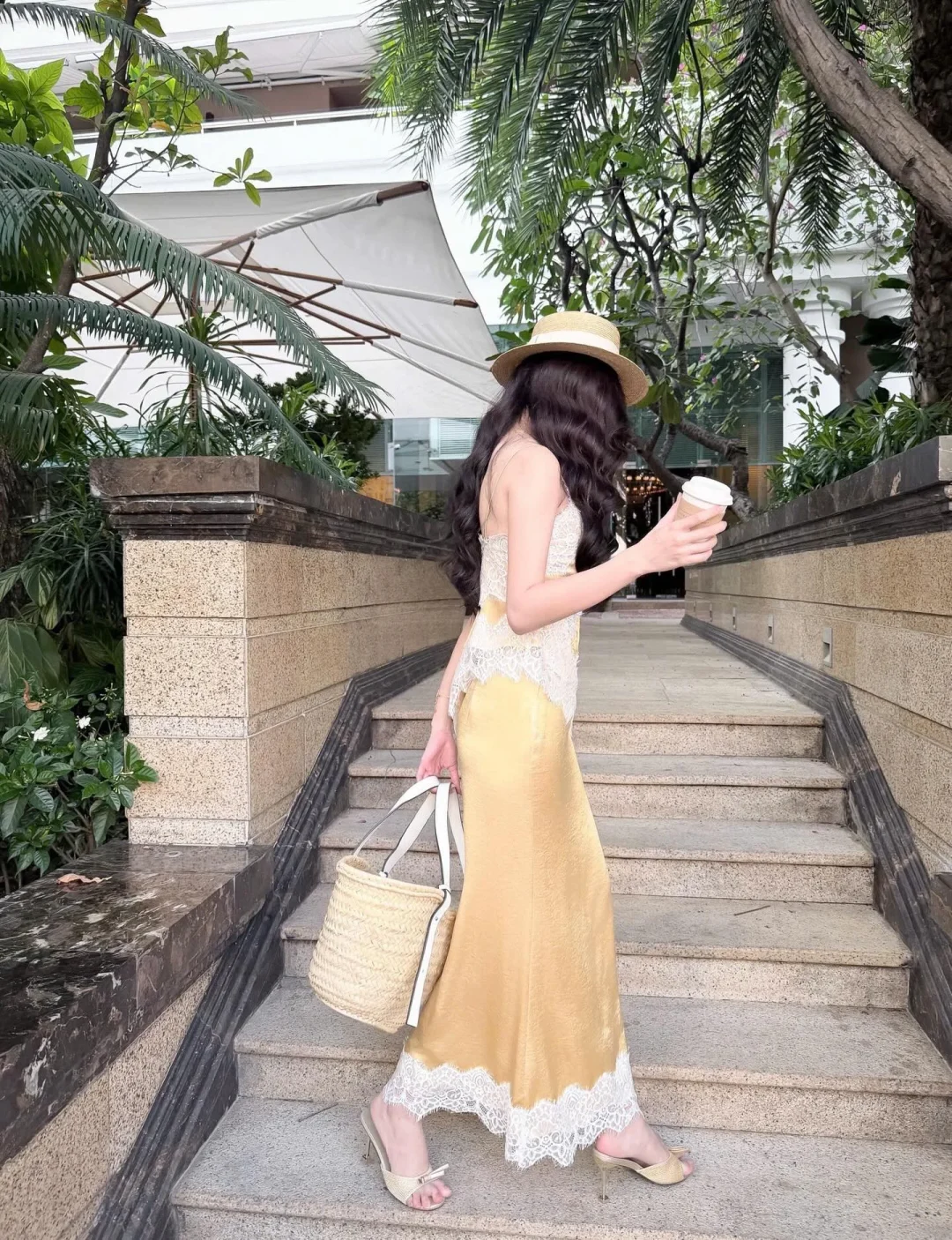 Photo 4 of Váy lụa vàng ren hai dây nữ