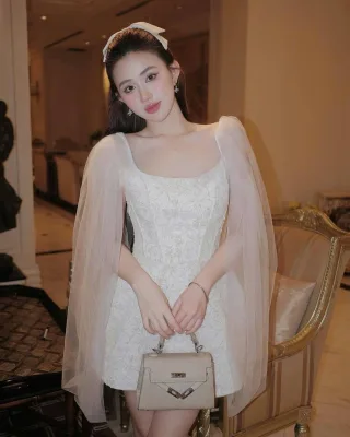 Photo 1 of Váy ren trắng tay voan nữ sang trọng