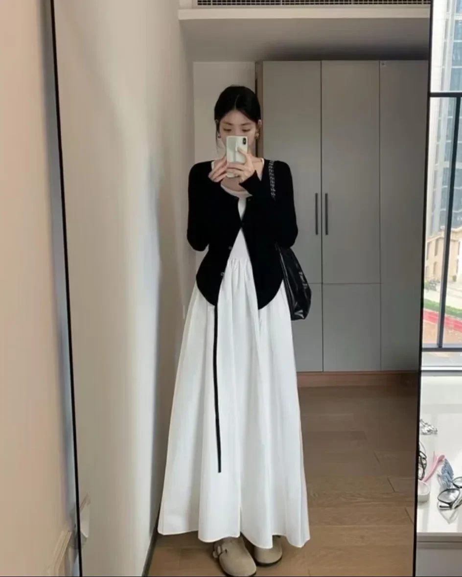 Photo 5 of Set cardigan đen chân váy maxi trắng size S