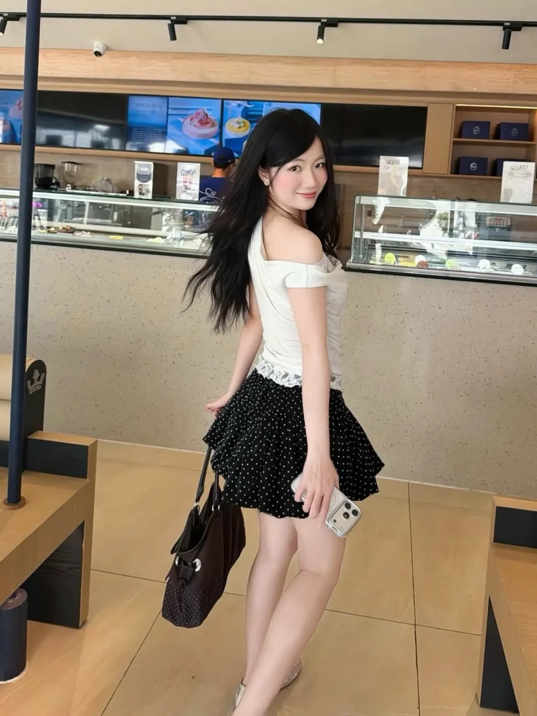 Ảnh 2 của Set áo ren trắng chân váy chấm bi nữ